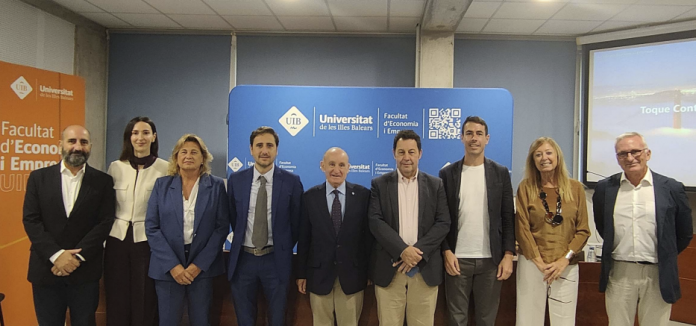 Jack Craig Wharrie y Antonio Alzamora Cardell ganan los Premios al Talento Universitario en Economía y Empresa de la UIB