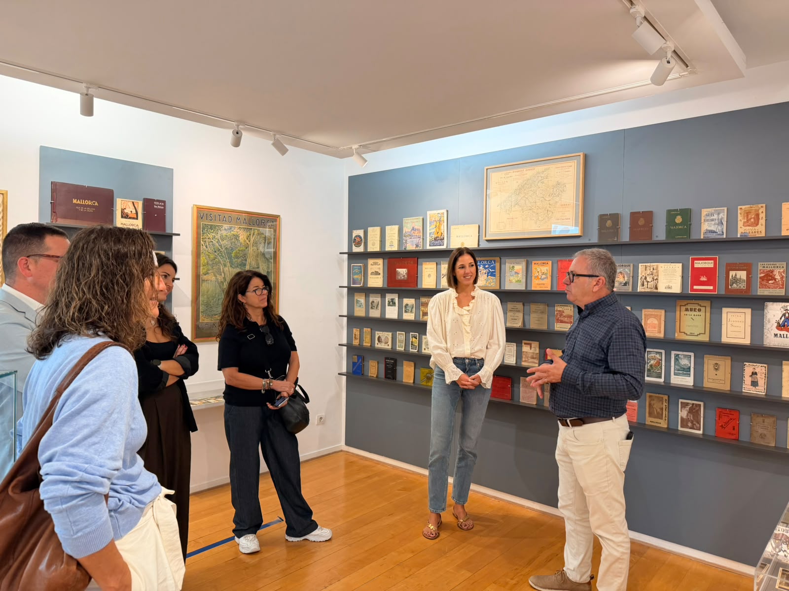 Valldemossa descubre los orígenes del turismo en Mallorca a través de una exposición de documentos históricos Valldemossa descubre los orígenes del turismo en Mallorca a través de una exposición de documentos históricos