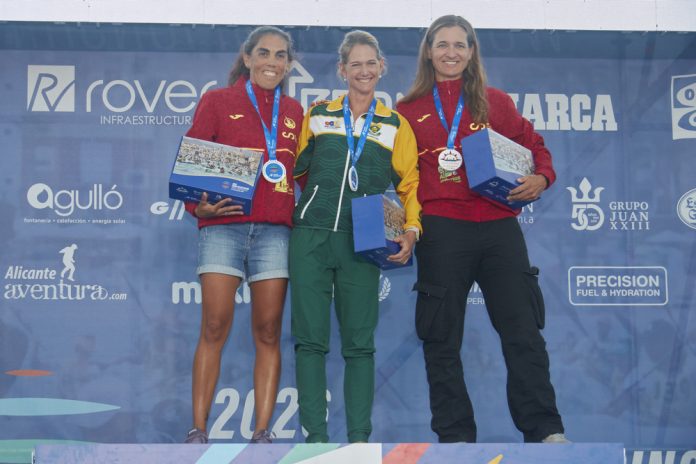 Gisele Corte conquista un oro y una plata en el Mundial de Kayak de Mar de Villajoyosa