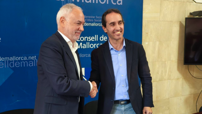 El Consell de Mallorca y la UIB impulsan una nueva formación especializada en protección a la infancia