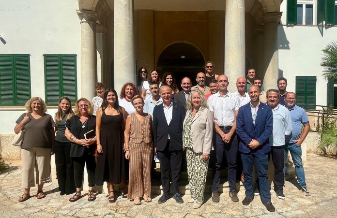 Tres guías para reforzar el comercio, los mercados y el producto local en Mallorca